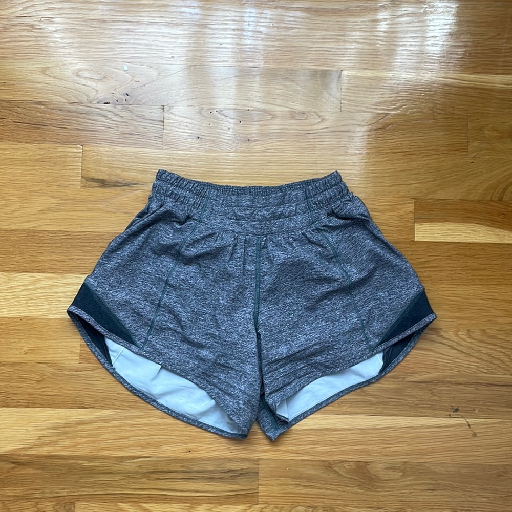 lululemon Hotty hot shorts size 2, 4'